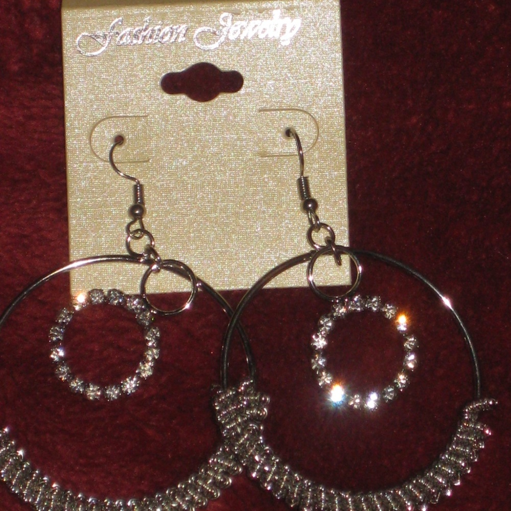 new earring - Picture 2 of 2